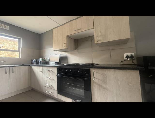 2 BEDROOM TOWNHOUSE FOR SALE IN ALBERTSDAL